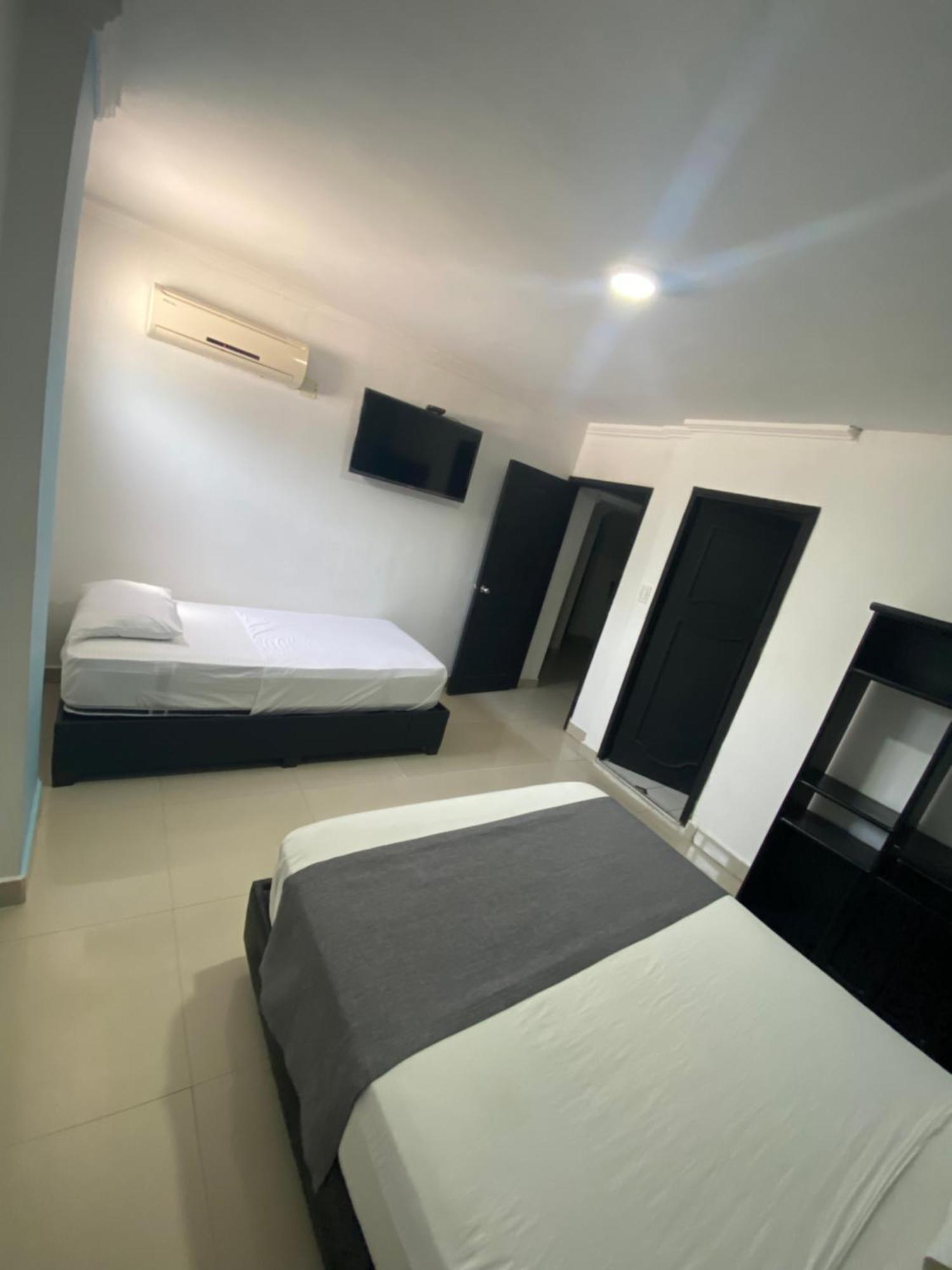 Hotel Estefania Princess 84 バランキージャ エクステリア 写真