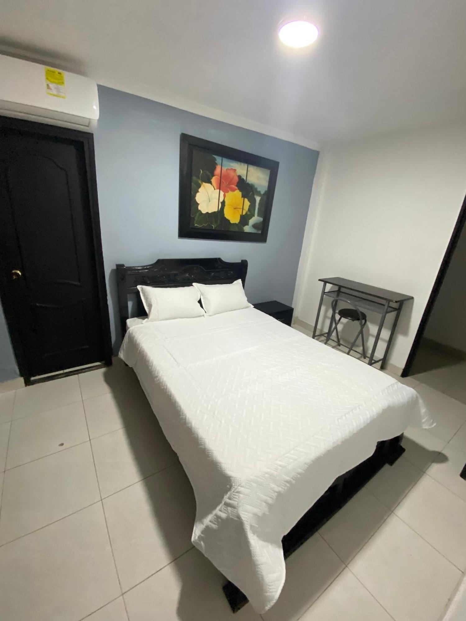 Hotel Estefania Princess 84 バランキージャ エクステリア 写真